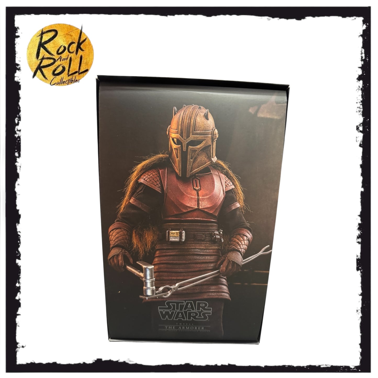 Hot Toys - Star Wars The Mandalorian - The Armorer TMS044 1/6 Scale Collectible Figure Exclusive